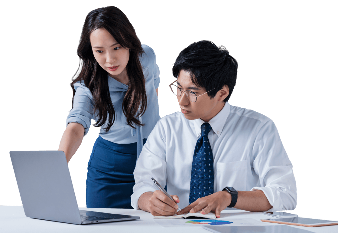 教え合っている様子